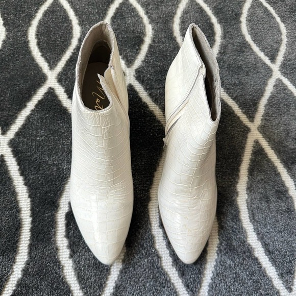 Matisse Crush White Booties Size 8 Brand New - Picture 5 of 8